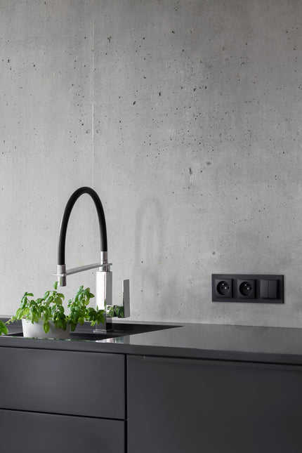 Kynda Light Stopcontact – Inbouw | Mat Zwart